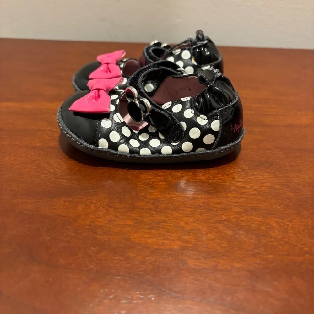 Disney Robeez Minnie Mouse Shoes Infant size 2